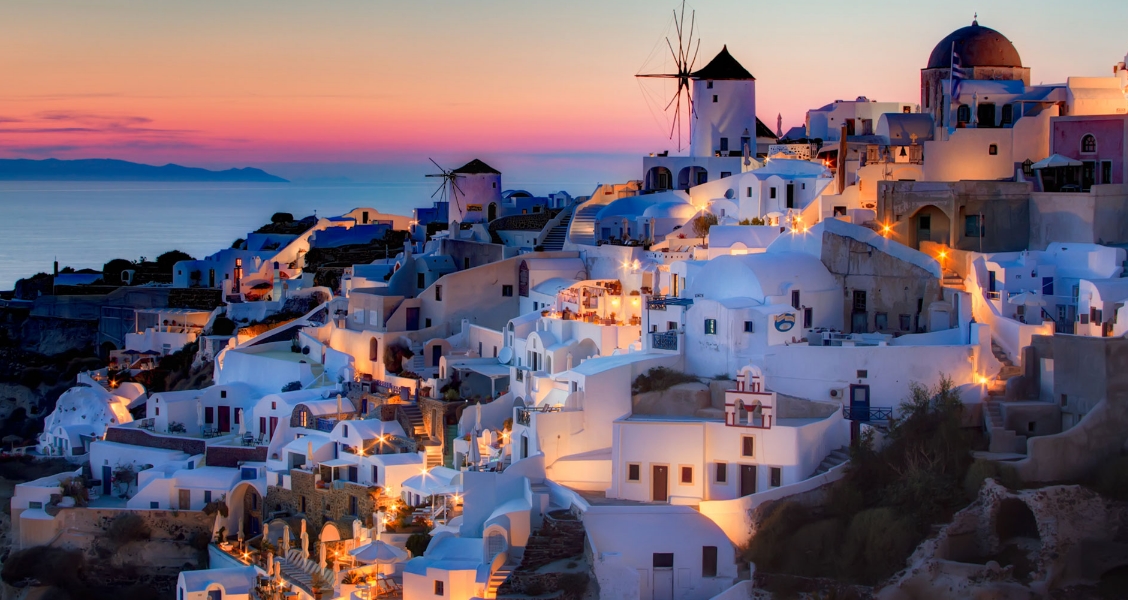 10 Top Places To Visit In Oia, Santorini, Greece - TravelTourXP.com