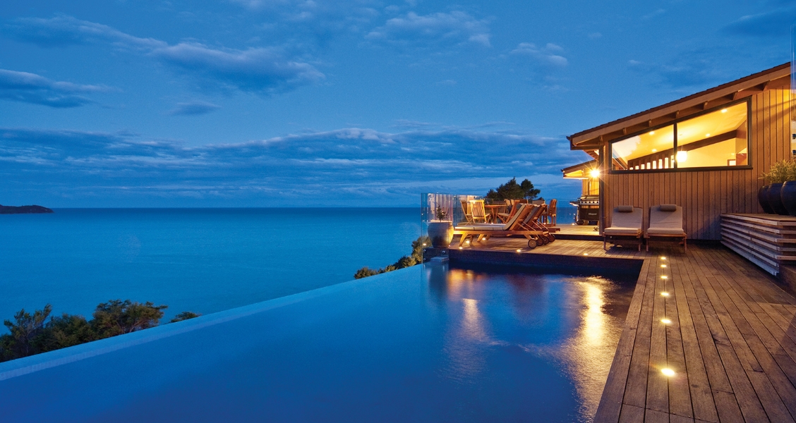 8 Spectacular Luxury Hotels In New Zealand - TravelTourXP.com