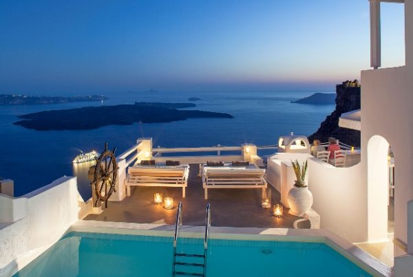 8 Best Luxury Hotels in Santorini - TravelTourXP.com